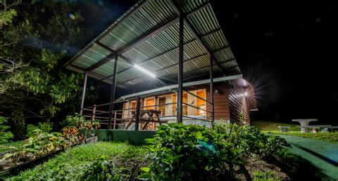 Cabañas y Jardines Los Pinos Costa Rica
